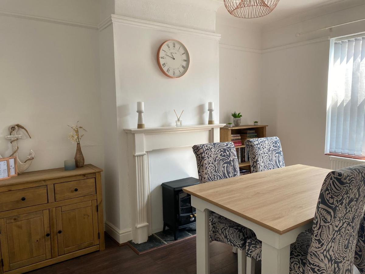 Ivy Coastal Cottage カイスター・オン・シー エクステリア 写真